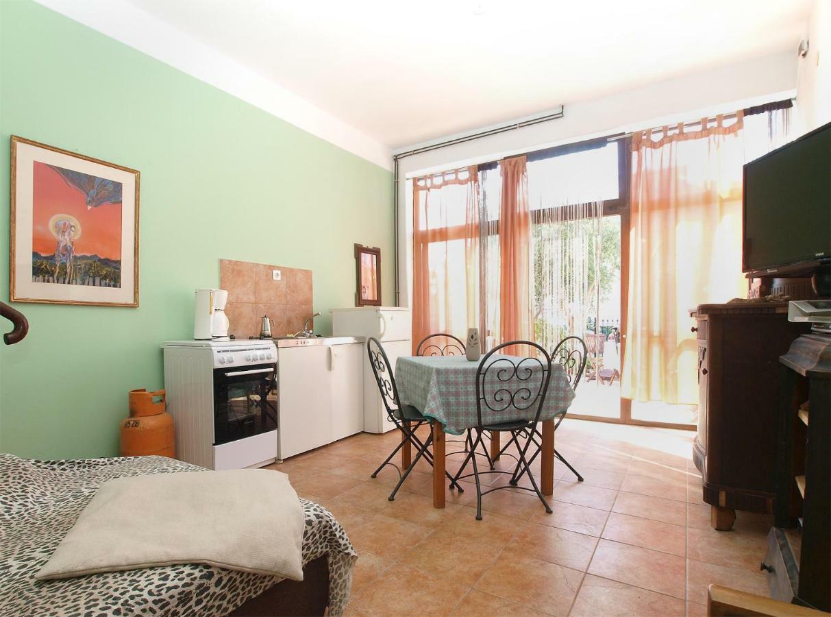 Apartments Kada 1571 Пула Екстериор снимка