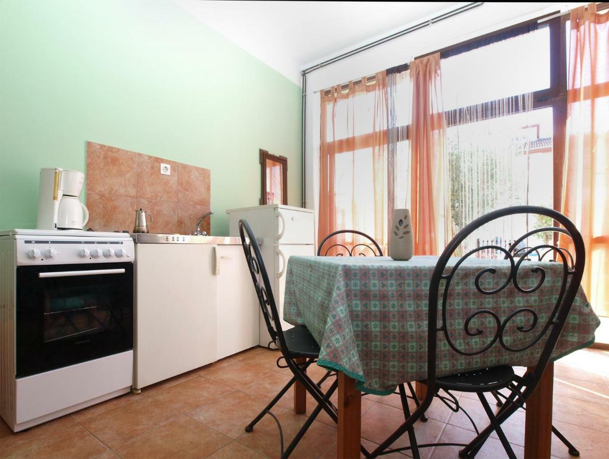 Apartments Kada 1571 Пула Екстериор снимка